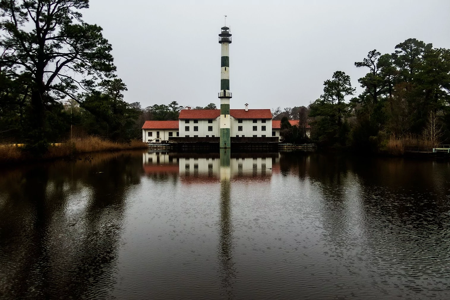 north carolina usa mattamuskeet national wildlife refuge lodge reflection