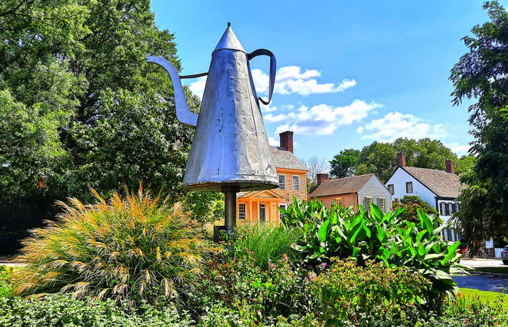 old salem coffee pot north carolina us town background