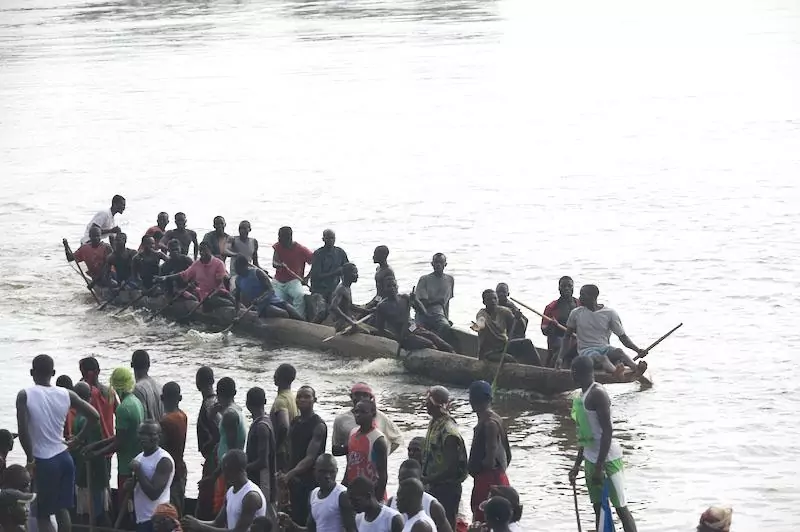 bangui central african republic ubangi river boat race