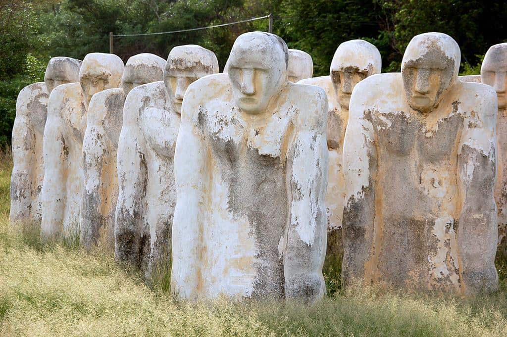 Cap 110 Memorial Martinique sculptures Anse Caffard Le Diamant 1