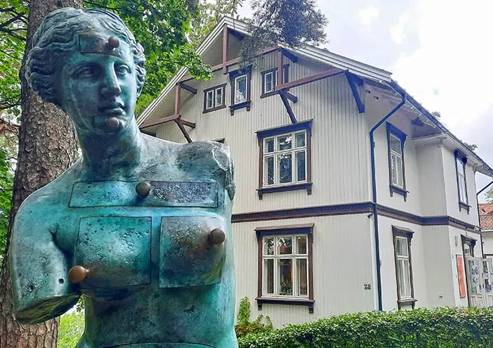 Ekeberg Sculpture Park Salvador Dali Grande Venus De Milo Aux Tiroirs Oslo Norway 23
