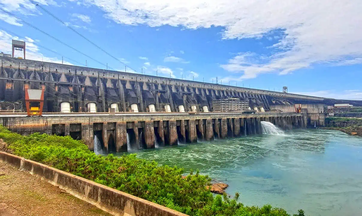Itaipu Dam Second Largest Hydroelectric Power Station World Paraguay Brazil Border 8
