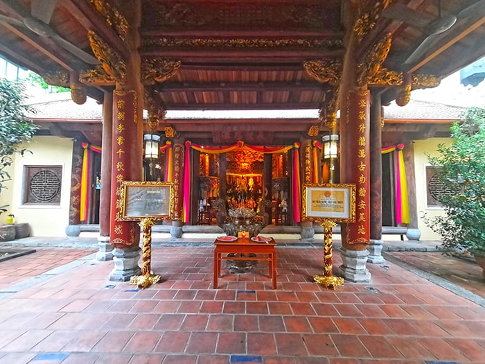 Bach Ma Temple Hanoi Vietnam 1