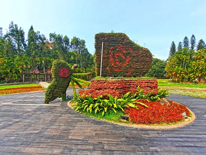 Shilin Residence Park Horticultural Sculptures Taipei Taiwan 5