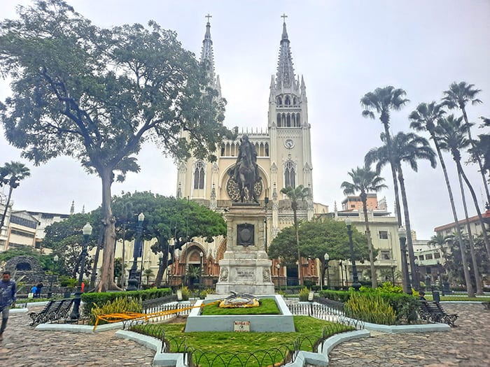 Parque Seminario Guayaquil Ecuador 1