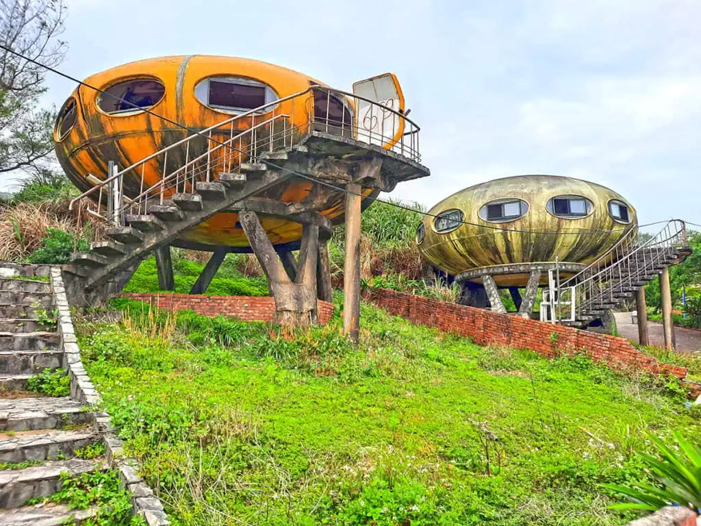 Wanli UFO village Futuro Houses Taiwan Taipei 3