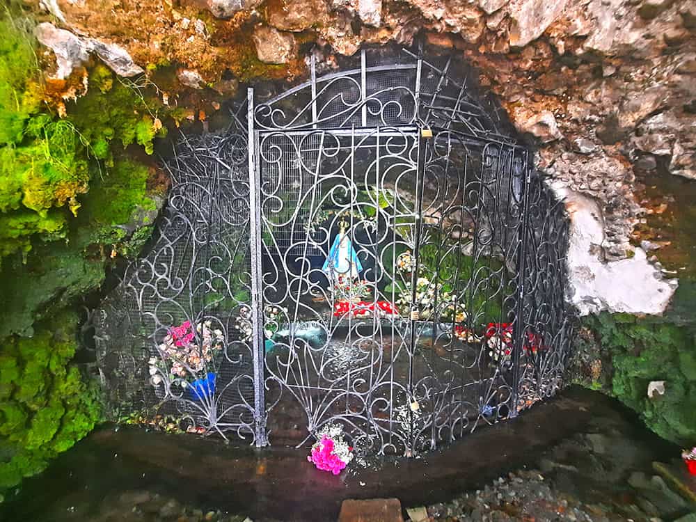 Gruta Del Socavon Otavalo Ecuador 5