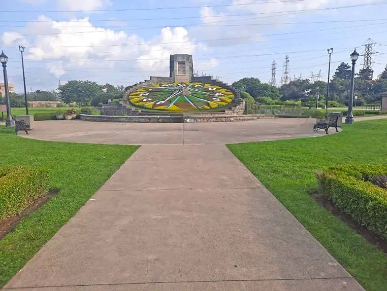 Niagara Falls Floral Clock Ontario Canada 3