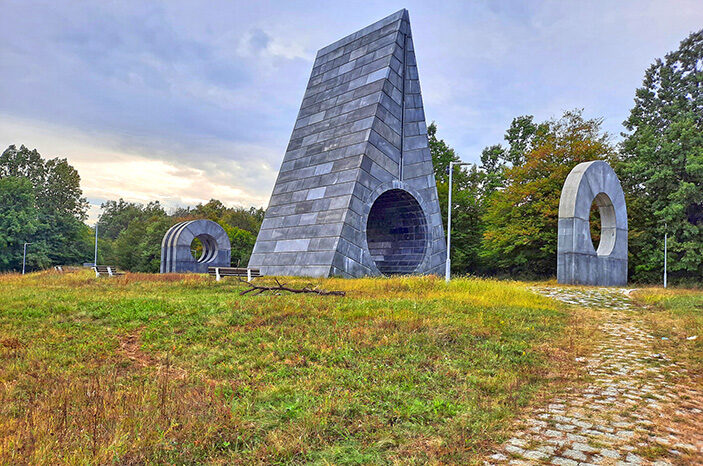 Popina Monument Park Stulac Serbia 1