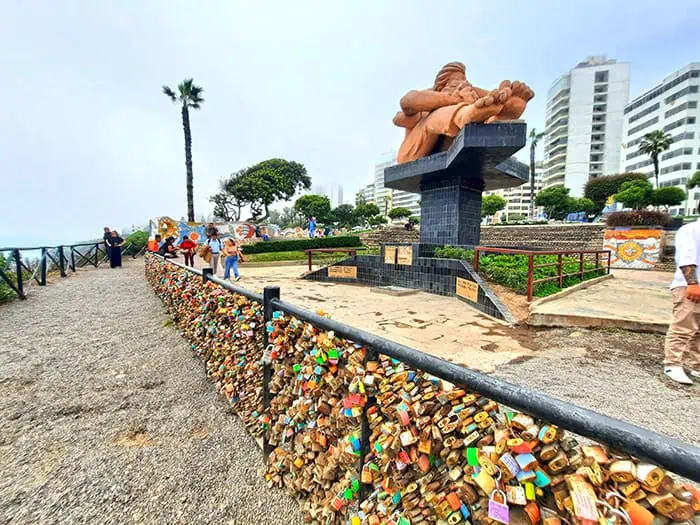 Parque del Amor Lima Peru 8